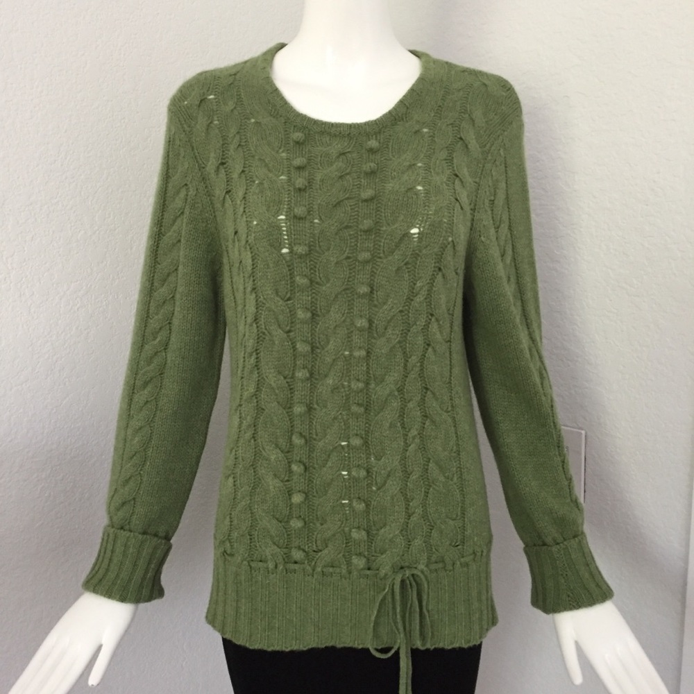 mariele waithe green cable knit cashmere sweater